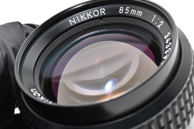 Mint] NIKON Ai-s Nikkor 85mm f/2 MF Portrait lens from Japan