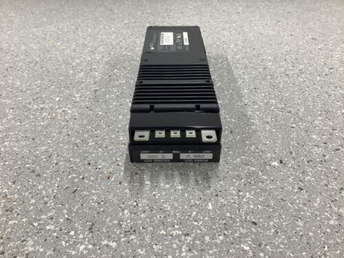 Power Supply Module / VICOR VI-LF0-EU (100 - 240 VAC @ 4.4 AMPS) - Picture 3 of 8