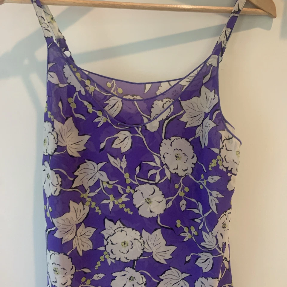 Camiseta sin mangas CAbi Vivid Violeta Escalada Rosa Contorno Cami Púrpura Talla X-Pequeña. Excelente Foto 3 de 4