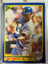1990 SCORE KEN GRIFFEY JR CARD # 560 (BLUE DOT ON LOGO)