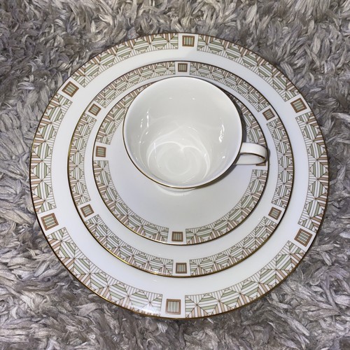 8 Royal Doulton White Nile 4 Piece Place Settings 32 Total pcs England - Picture 12 of 12
