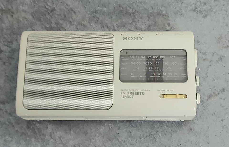 Sony Radio Weltempfänger ICF-880L 4 Band Receiver FM LW MW SW