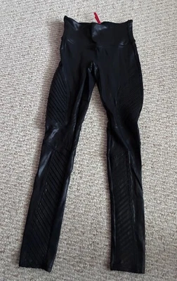 Spanx by Sara Blakey Black Ankle Textured Leggings Women’s Size Small - Image 1 of 4