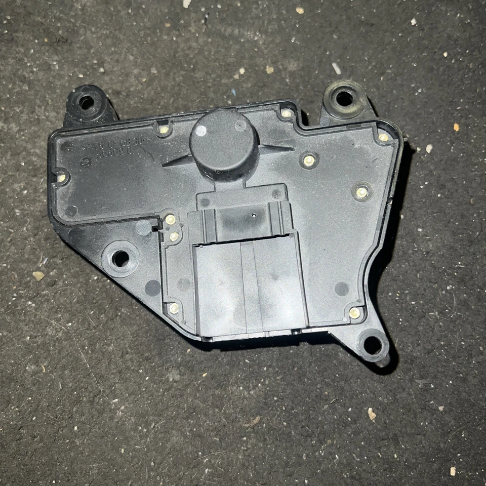 MERCEDES SL 350 R230 02-11 NEARSIDE FRONT SEAT CONTROL SWITCH - Image 2 of 2