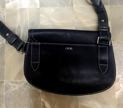 【無料郵送/関税込/正規品】 Dior x Kaws Grained Calfskin and CHRISTIAN DIOR X KAWS Grained Calfskin Saddle Pouch Navy