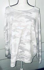  49 SECRET TREASURES WOMEN'S SUPER SOFT SLEEP SWEATSHIRT WHITE / GRAY CAMO 2XL