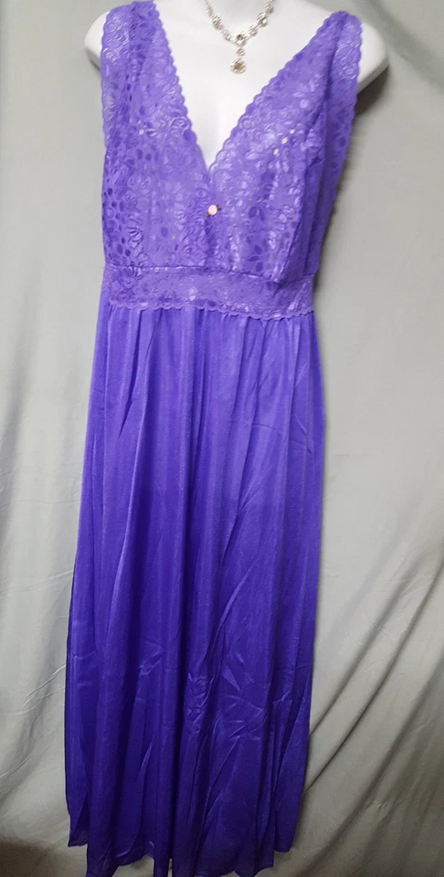 AMOUREUSE PURPLE NIGHTGOWN ROBE PEIGNOIR SET Long Vintage Style  1X 48" BUST - Image 3 of 4