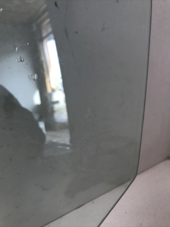 Janela de vidro Mitsubishi Grandis porta traseira esquerda genuína 2.0D 2005 ano - Imagem 2 de 4