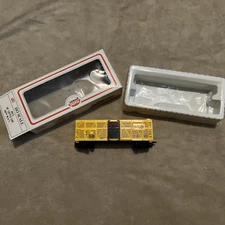 Model Power HO Scale 8013 ~ Katy-M.K.T. ~ 40-Foot Cattle Car, In Original Box