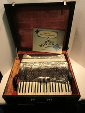 Riana Accordion Model No. N3011108 Made in Italy with Case and On/Off Buttons