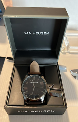 Van Heusen Watch With Defect Strap Buckle Back #SR626SW Accutime