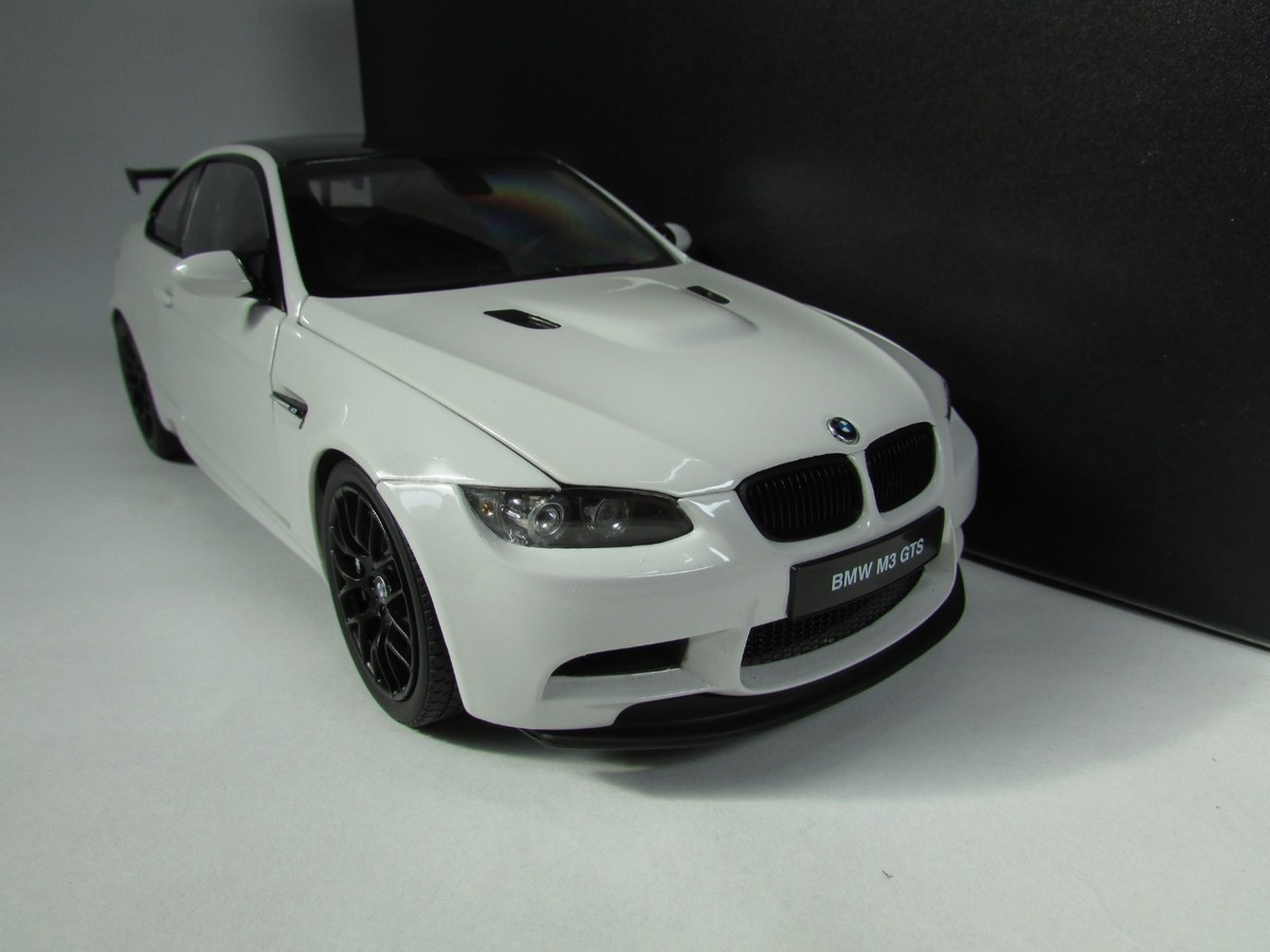 BMW M3 GTS 京商 1/18 E90 E92 E46　3シリーズ BMW M3 GTS 京商 1/18 E90 E92 E46 3シリーズ 1/18 Kyosho BMW