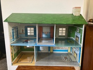 Vintage 1950s Marx Tin Lithograph Colonial Doll House With Furniture