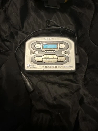 SONY WM-FX493 Vintage Walkman Cassette Player /Radio & Remote EUC Tested