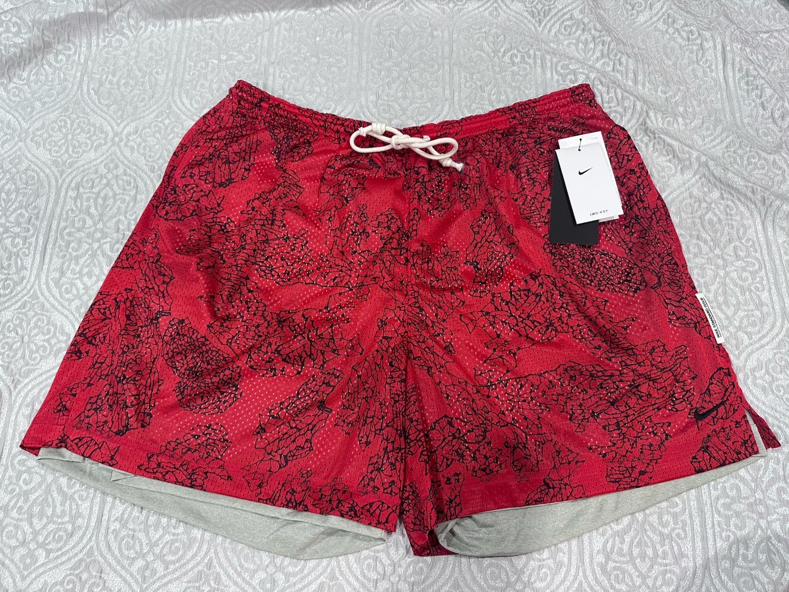 Nike Dri-FIT Standard Mens Size XXL Red/Grey 6” Reversible Basketball Shorts NWT