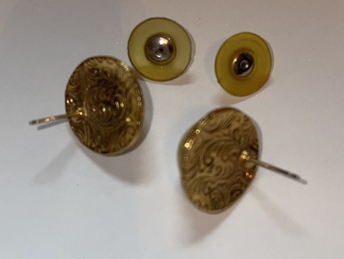 Vintage 1928 Pierced Earrings Faux Pearl Gold Tone Post Round Cabochan Elegant - Picture 4 of 6