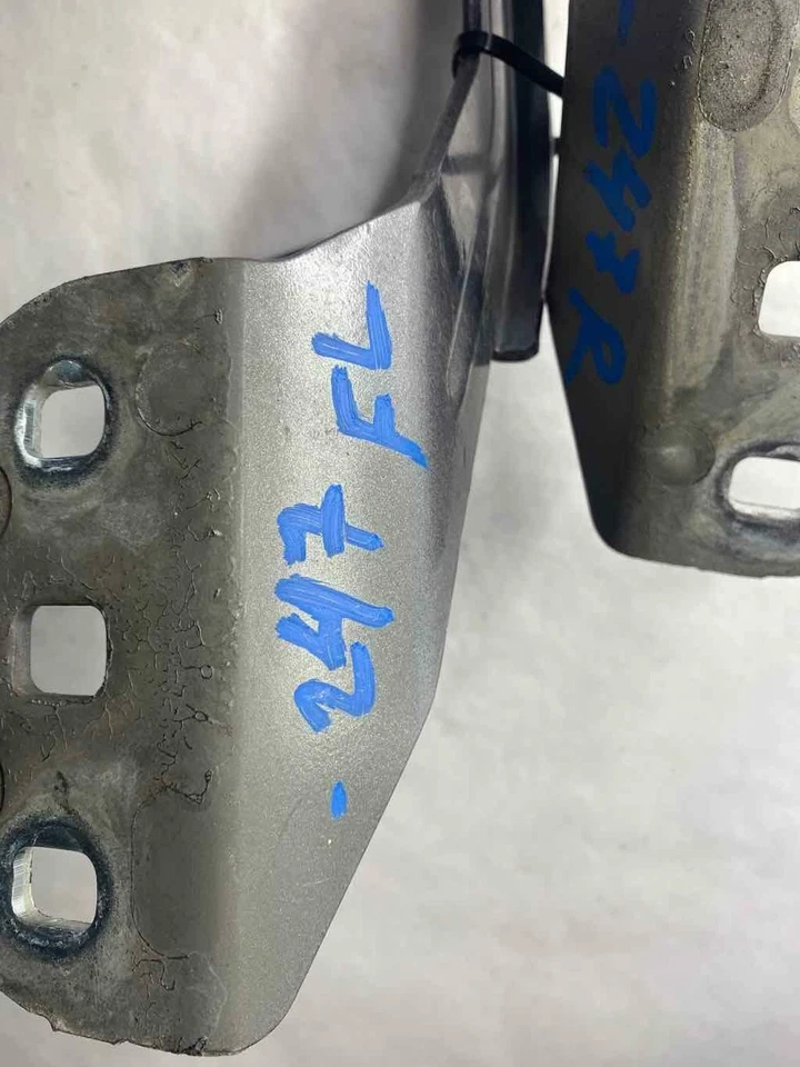 Ford Focus SE 2012-2018 capó delantero capó liberación bisagra panel derecho e izquierdo OEM Foto 3 de 4