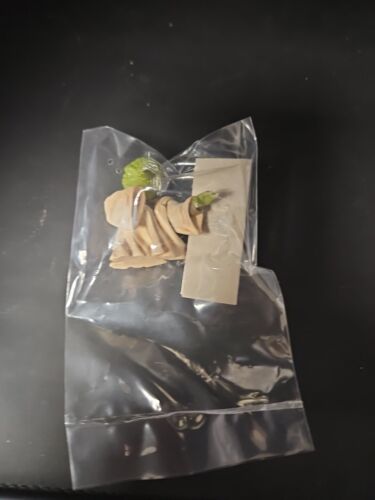 Star Wars Bust Ups Serie 1 Micro Bust Modelo Kit Yoda Caja Desgastada por Gentle Giant - Imagen 1 de 2