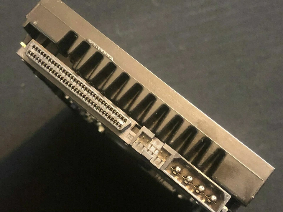 30-56070-04 HP 9.1GB 10000RPM Ultra2 Wide SCSI 68-Pin LVD 3.5-inch Internal HD - Image 3 of 4