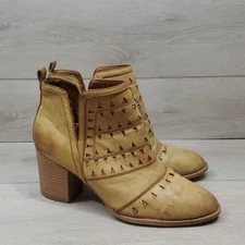 Euro By Sofft Womens Sarita Ankle Leather Cut side Heels hobo boots shoes sz 11M