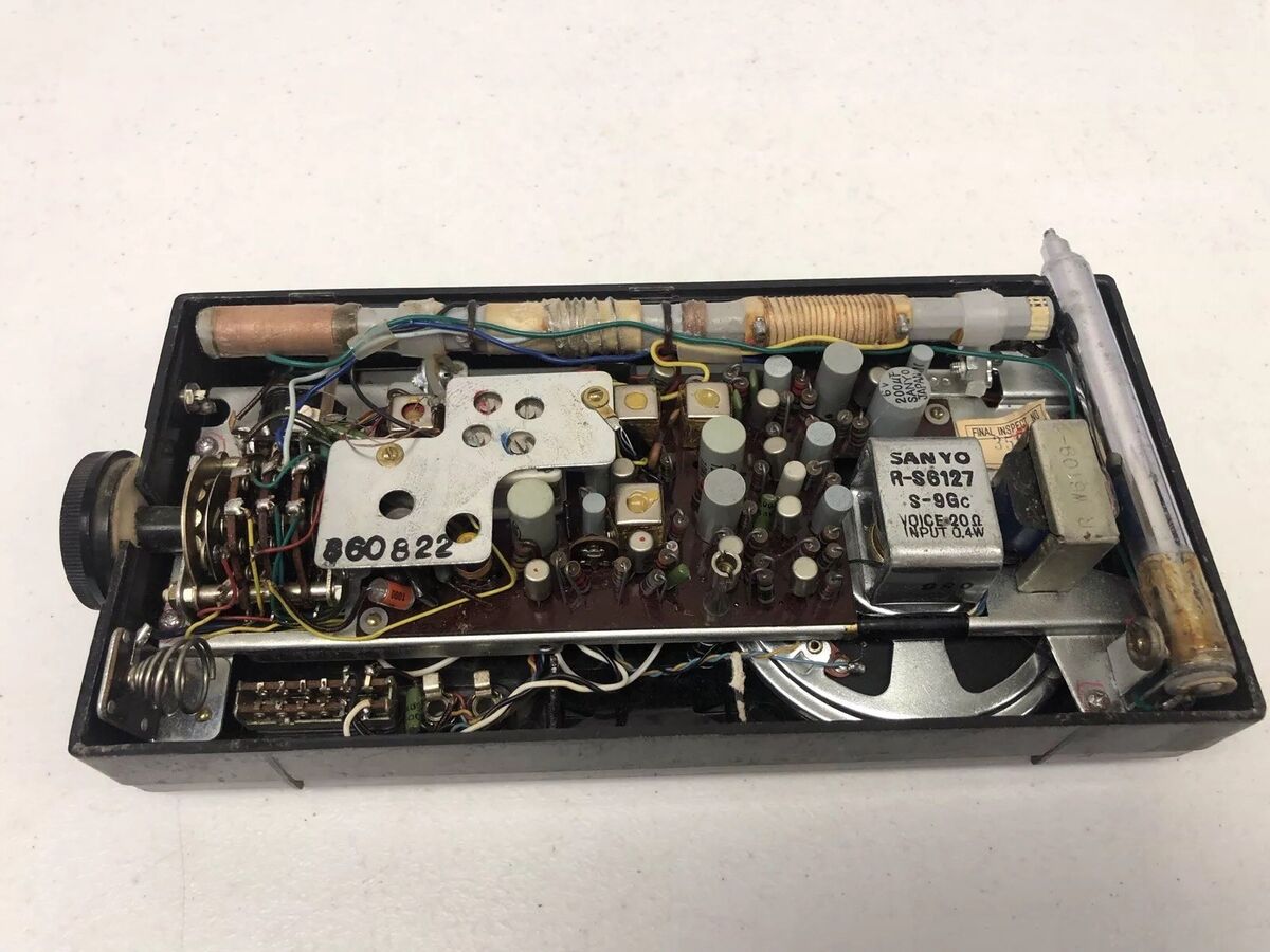 Vintage Sanyo Transcontinental Radio 3 Band 10 Transistor Vintage Sanyo Transcontinental Radio 3 Band 10 Transistor