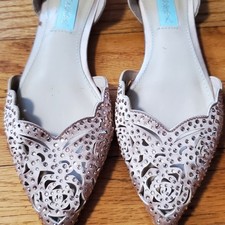 Gorgeous Betsy Johnson Elsa Flats size 6 with dazzle wedding