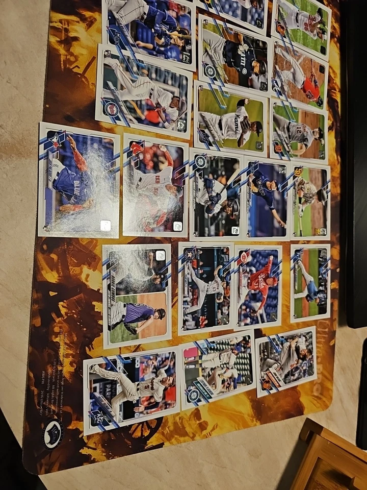 Lote de tarjetas de novato de béisbol Topps Update Series 2021 - 20 tarjetas más 4 tarjetas insertadas Foto 3 de 4
