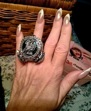 PHILADELPHIA EAGLES SUPERBOWL 2025 RING with WINGS And CASE. 