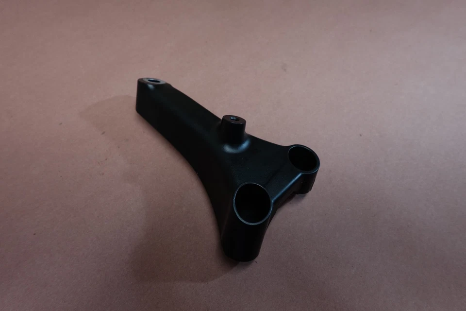 Soporte de montaje lateral derecho Kawasaki Ninja ZX1400 ZX14R 2006-2011 Foto 3 de 4