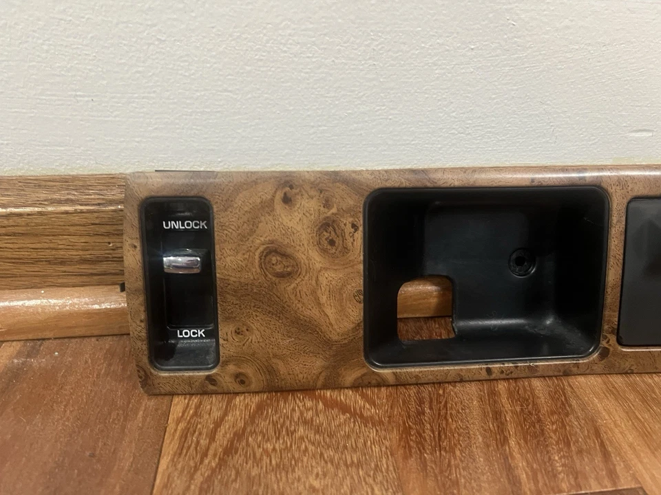 1991-1996 Caprice panel puerta bloqueo interruptor bisel trasero Foto 4 de 4