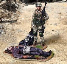 THE COLLECTORS SHOWCASE MODERN WARFARE CS00935 U.S. MARINE SNIPER DEAD MIB