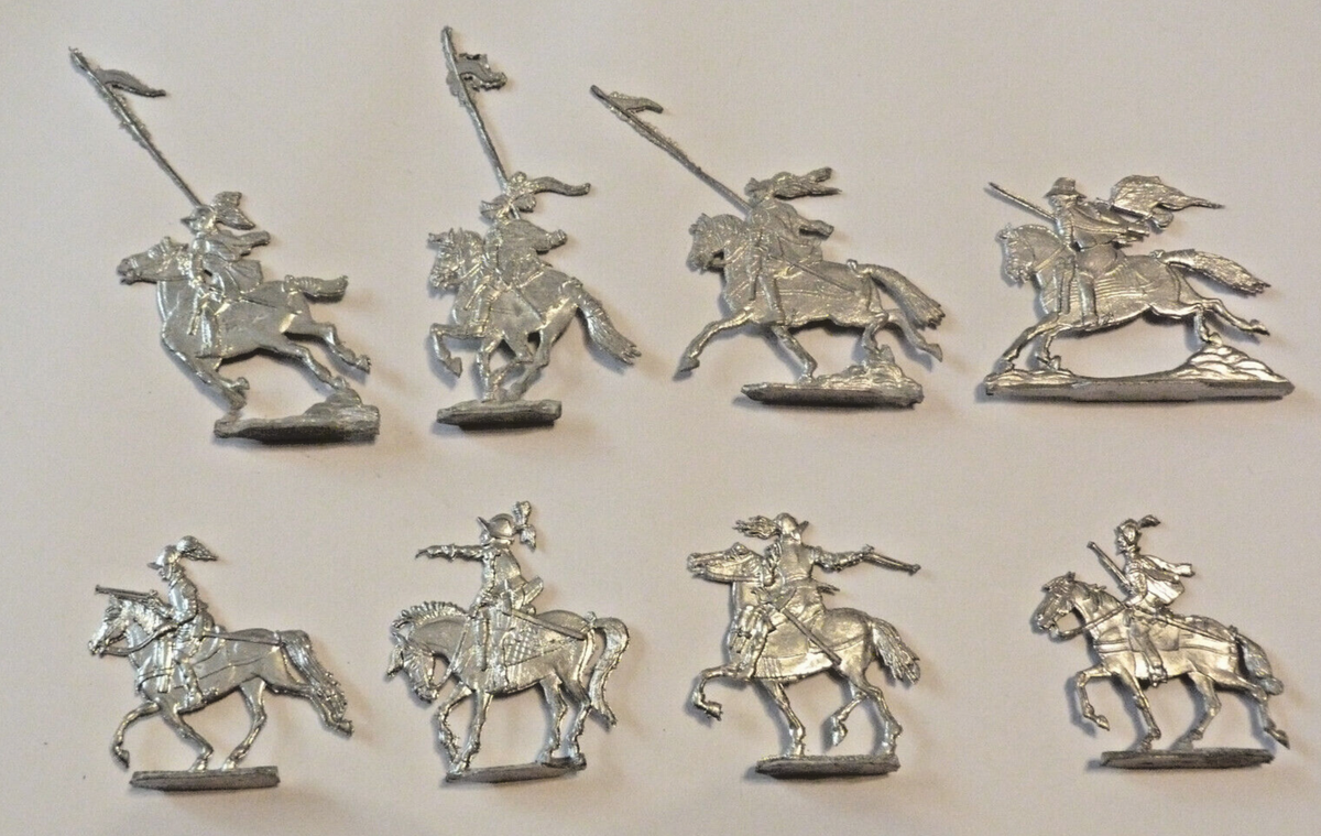 Plats d'étain - Zinnfiguren - Flat tin - 4 cavaliers français 1830 - Charles X