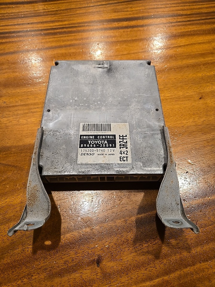 2000 Toyota 4Runner 2.7L 2wd Engine Computer ECM ECU 89666-35091