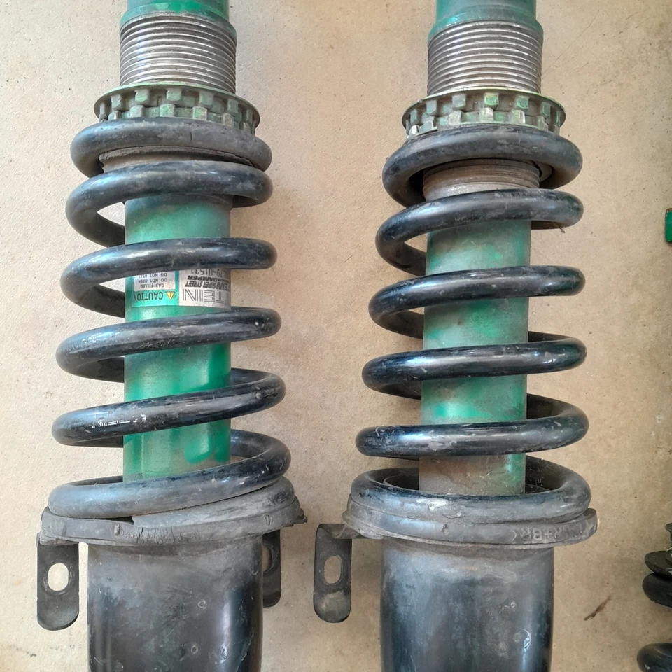 Juego completo de 4 amortiguadores Tein Flex Coilovers Lexus GS300/GS430 2006-2007 Foto 3 de 4