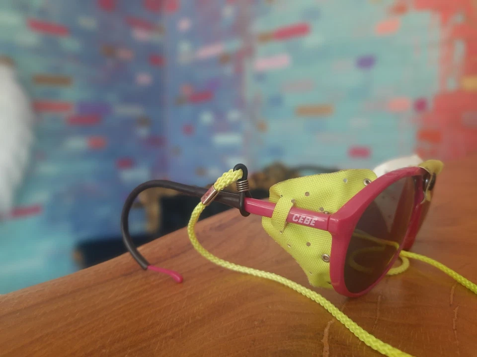 Gafas de sol vintage rosa neón Cebe glaciar escudos laterales montañismo Francia  Foto 4 de 4