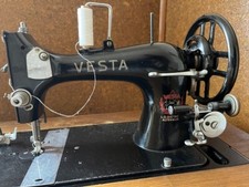 Verkaufe eine antike Schwingschiff- Nähmaschine Marke Vesta, funktionsfähig
