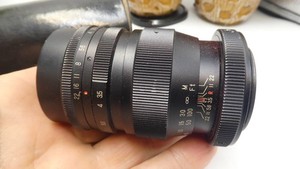 Vivitar  135mm f/3.5 M42 Mount Prime Lens  preset aperture  lovely lens + case