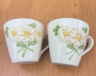 SET OF 4 METLOX POPPYTRAIL SCULPTURED DAISY COFFEE CUPS YELLOW & GREEN DAISY EUC — photo 9