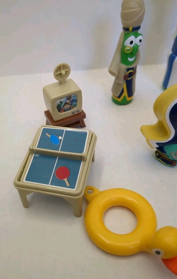 Lote de 14 figuras vegetales vintage Veggie Tales juguete accesorios Jonah Pirates  Foto 3 de 4