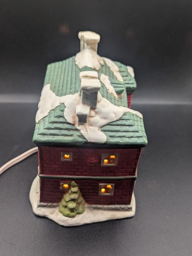 Frank's Winter Tyme Village Lighted "Tavern" Christmas Winter - Picture 6 of 6