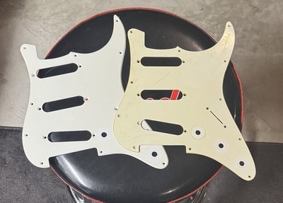 2 Squier by Fender Stratocaster SSS Single Ply White 50's Style Pickguards