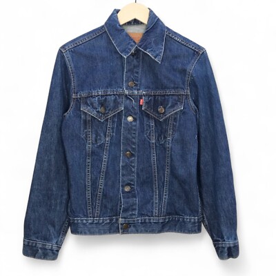 Veste tracker Levi's années 70 denim 70505-0217 bleu indigo taille 36, portée en soldes douceur