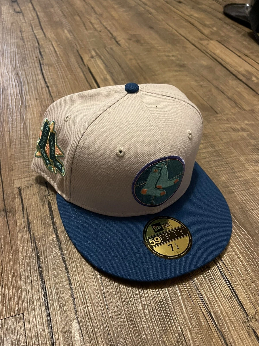 7 1/2 DS NewEra 59fifty Boston Red Sox Fitted Hat from BrandNew