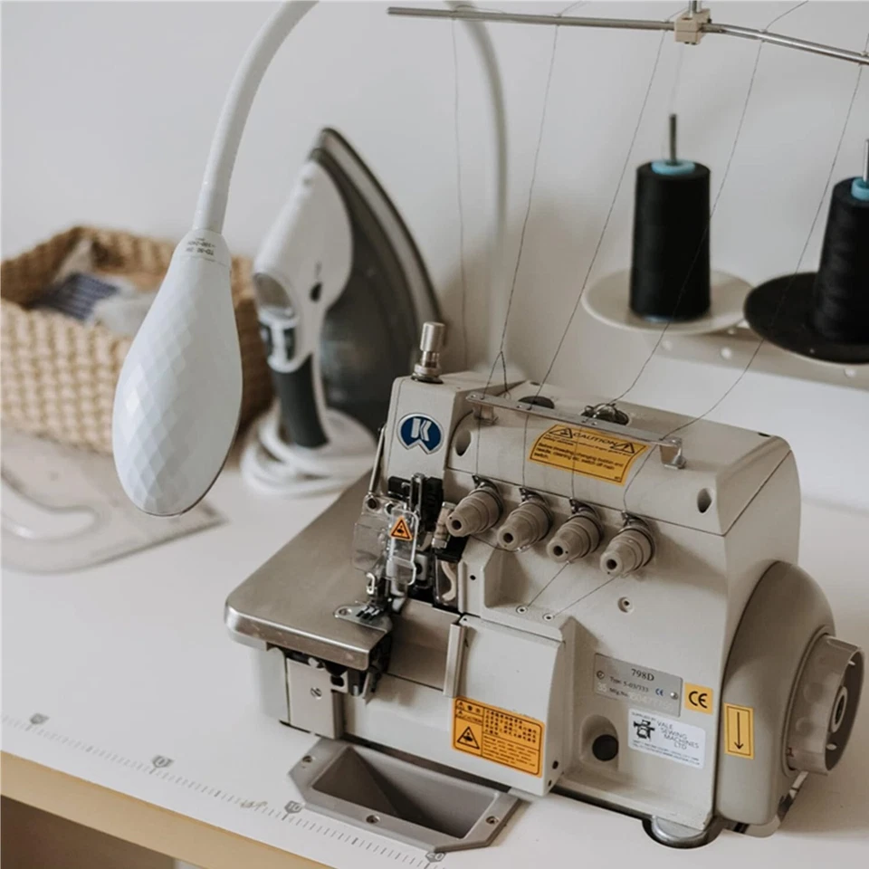 12 Big Spools Sewing Thread Polyester WHITE & BLACK 2500 Yards Each Spool NEW - Image 2 of 3