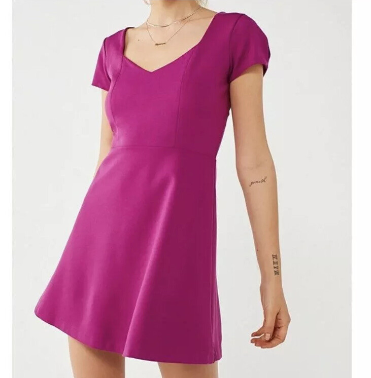 NWOT Urban Outfitters Magenta Fuchsia Fit Flare Skater A Line Midi Dress 12 New NWOT Urban Outfitters Magenta Fuchsia Fit Flare Skater A Line Midi Dress 12 New