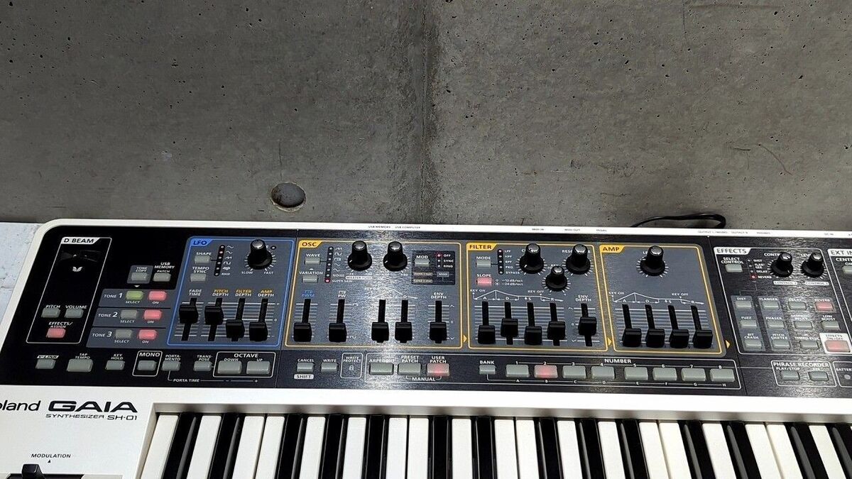 Roland GAIA SH-01 Synthesizer 37 Keys Used free shipping Roland GAIA SH-01 Synthesizer 37 Keys Used free shipping