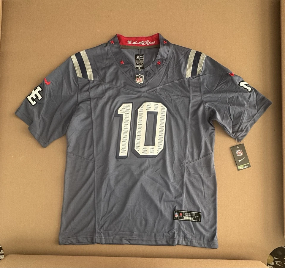 2025 Drake Maye #10 N.E Patriots "Nor'easter" F.U.S.E. LIMITED Rivalries Large - Image 2 of 4