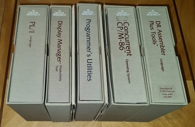 Set Digital Research Handbücher und Software