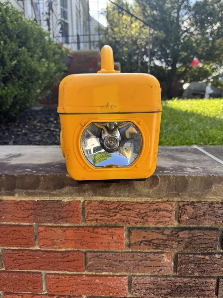 Jeep Emergencia Carretera Display Box Radio Luz Primeros Auxilios Amarillo CJ YJ TJ Foto 3 de 4