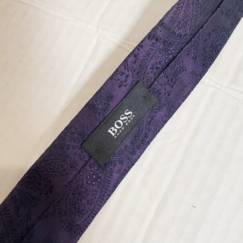 Boss Hugo Boss Italian Silk Tie 100% SilkPurple Paisley Floral Career Wedding - Picture 8 of 12